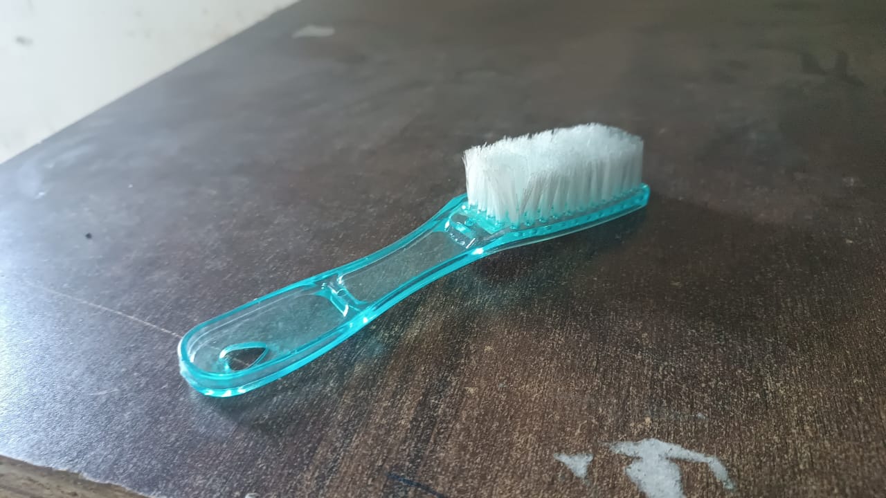Plastic Handle Shoes Clothes Scrubbing Brush (1 Pc  Mix Color  19 Cm)