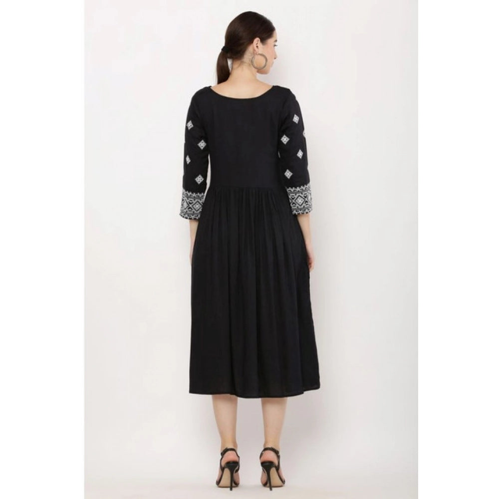 Women's Casual Rayon 3-4th Sleeves Kurti (Black)