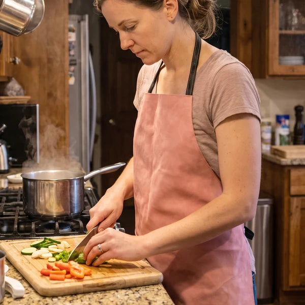 Waterproof Kitchen Apron – Full Coverage & Adjustable Fit for Cooking