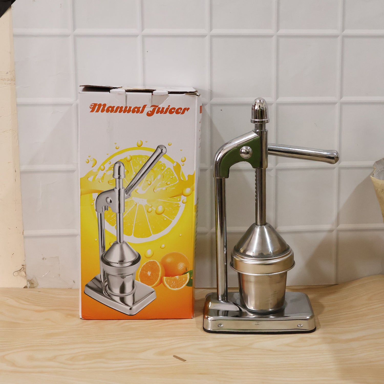 Heavy Duty Manual Press Citrus Juicer Hand Press Lemon Orange Squeezer (1 Pc)
