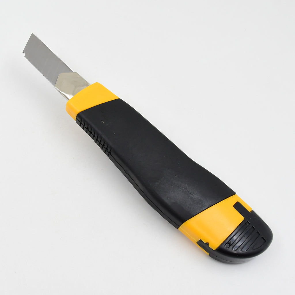 Cutter Knife Set With 4 Replacement Blades (1 Set)