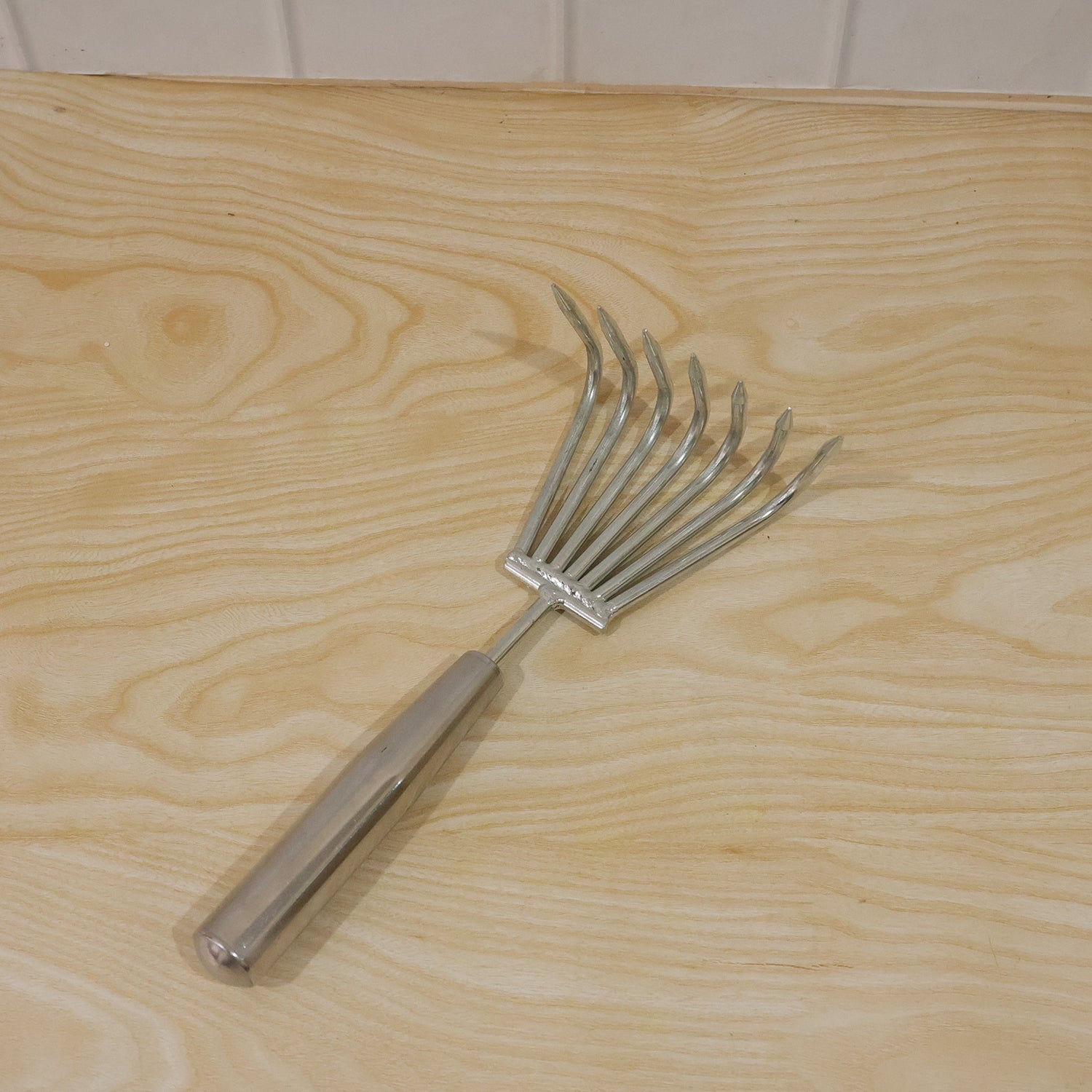 Stainless Steel Garden Hand Rake Cultivator Soil Loosening Weeding Tool (1 Pc)